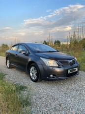 toyota-avensis-2010