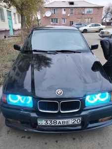 Продам BMW 320 бензин