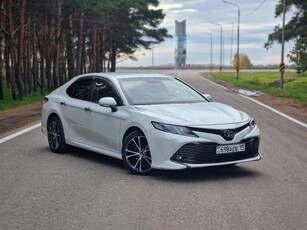 toyota-camry-70,-2019-года