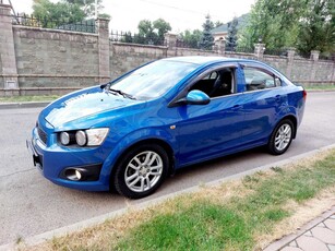 chevrolet-aveo-t300-максимальная-комплектация-premium