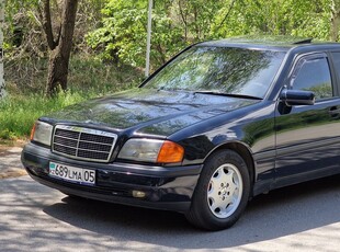 mercedes-benz-c200