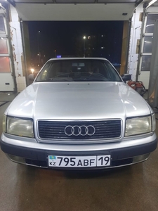 Audi S4 1991 в хорошем состояние