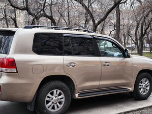 toyota-land-cruiser-200