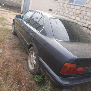 Продам машину BMW E34