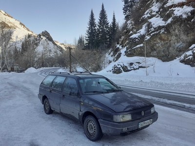 VOLKSWAGEN PASSAT B3 Универсал 1991 г.в.