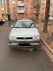 продам-машину-volkswagen-golf-3