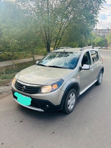 продам-а/м-renault-sandrero-stepway