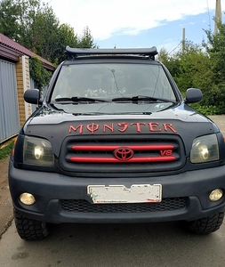 Toyota Sequoia 2004 г