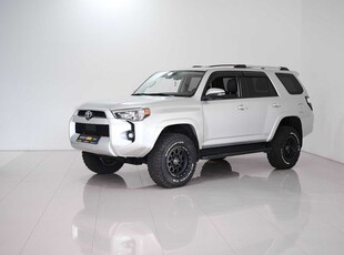 toyota-4runner-4.0-at-(273-л.с.)-4wd-серебристый,-кожа---2021-г