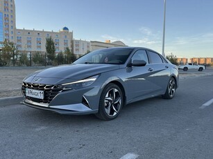 hyundai-elantra-2.0-lux