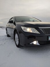 продам-машину-toyota-camry.