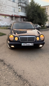 Mercedes-Benz e230