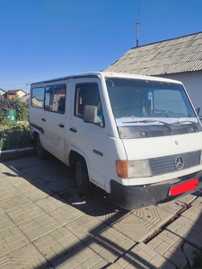 Mercedes Benz MB 100