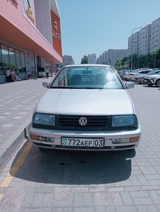 Продажа Volkswagen Vento объем 1.8 на ходу