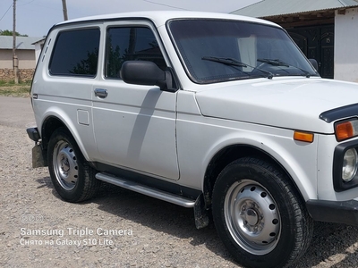 Нива 4×4 полном ходу. Раздатка работает. Авто находится в селе.