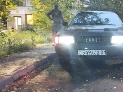 Продам машину Audi 80