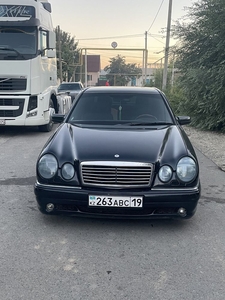 Mercedes 210 СРОЧНО !