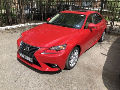 автомобиль-lexus-is-200-t