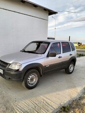 chevrolet-niva-2011