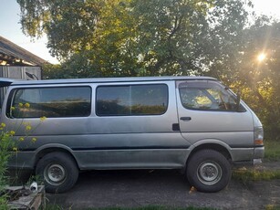 продам-toyota-hiace-1992-года