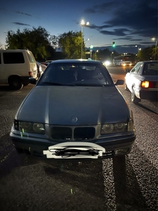 Продам BMW 3