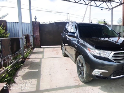 Продам Toyota Highlander