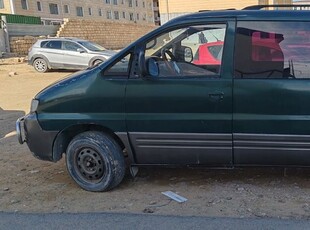 продам-hyundai-starex-1998-авариный