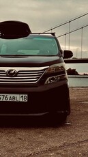 toyota-vellfire-.