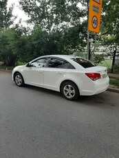 автомобиль chevrolet cruze