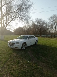 продам-автомобиль-chrysler-300c