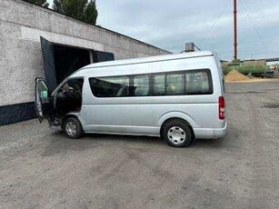 автомобиль-toyota-hiace-б/у