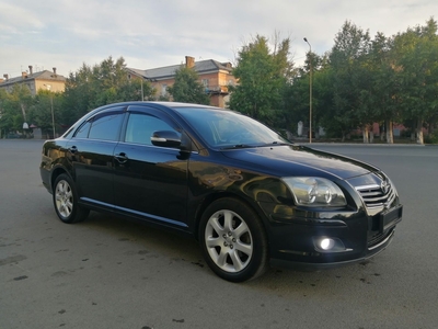 Продам автомобиль Тойоту Авенсис