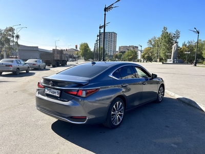 Es 250 awd 21 Lexus