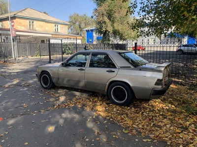 Mercedes 190 2литр