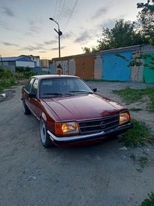 Opel Senator .