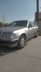 Мерседес W124 230Е