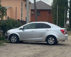 chevrolet-aveo-машина