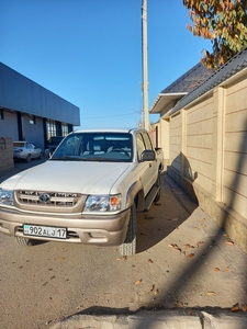 Toyota Hilux пикап