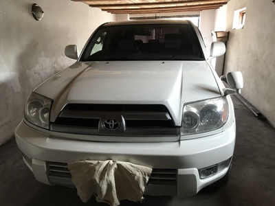 Продам Toyota Hilux Surf,2003г.в.объем:2,7.кузов215,белый.