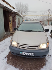 Toyota Sienna V6 3.0 CE