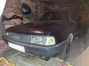 автомобиль-audi-80