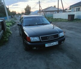 автомобиль-audi-100-c4