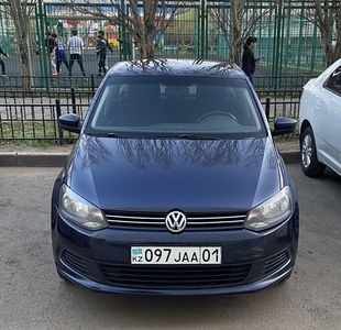 Продам машину Volkswagen Polo 2013 года
