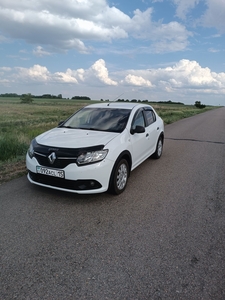 Renault Logan 2017год.