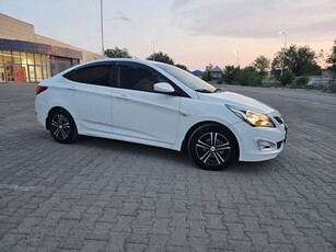 продам-авто-hyundai-solaris-2015-год