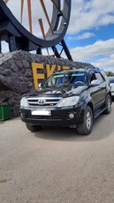 toyota-fortuner-2007-года