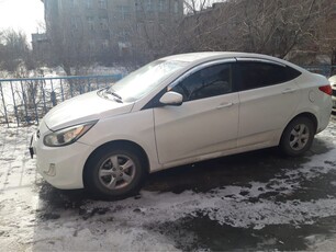 hyundai-accent-2011