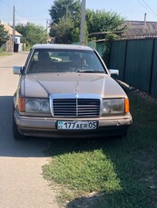 машина,-mercedes-e300