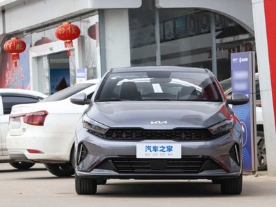 продавать-kia-3--cvt-1.5l