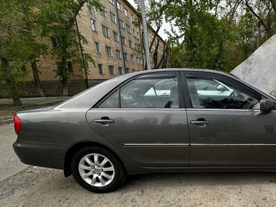 toyota-camry-2003г